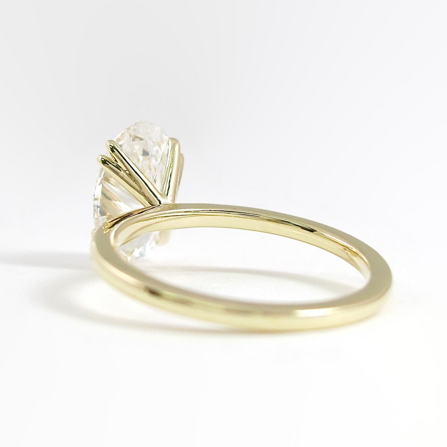 2 Carat Oval Cut 8 V Prongs Minimalist Engagement Ring - Evara Jewelry LLC