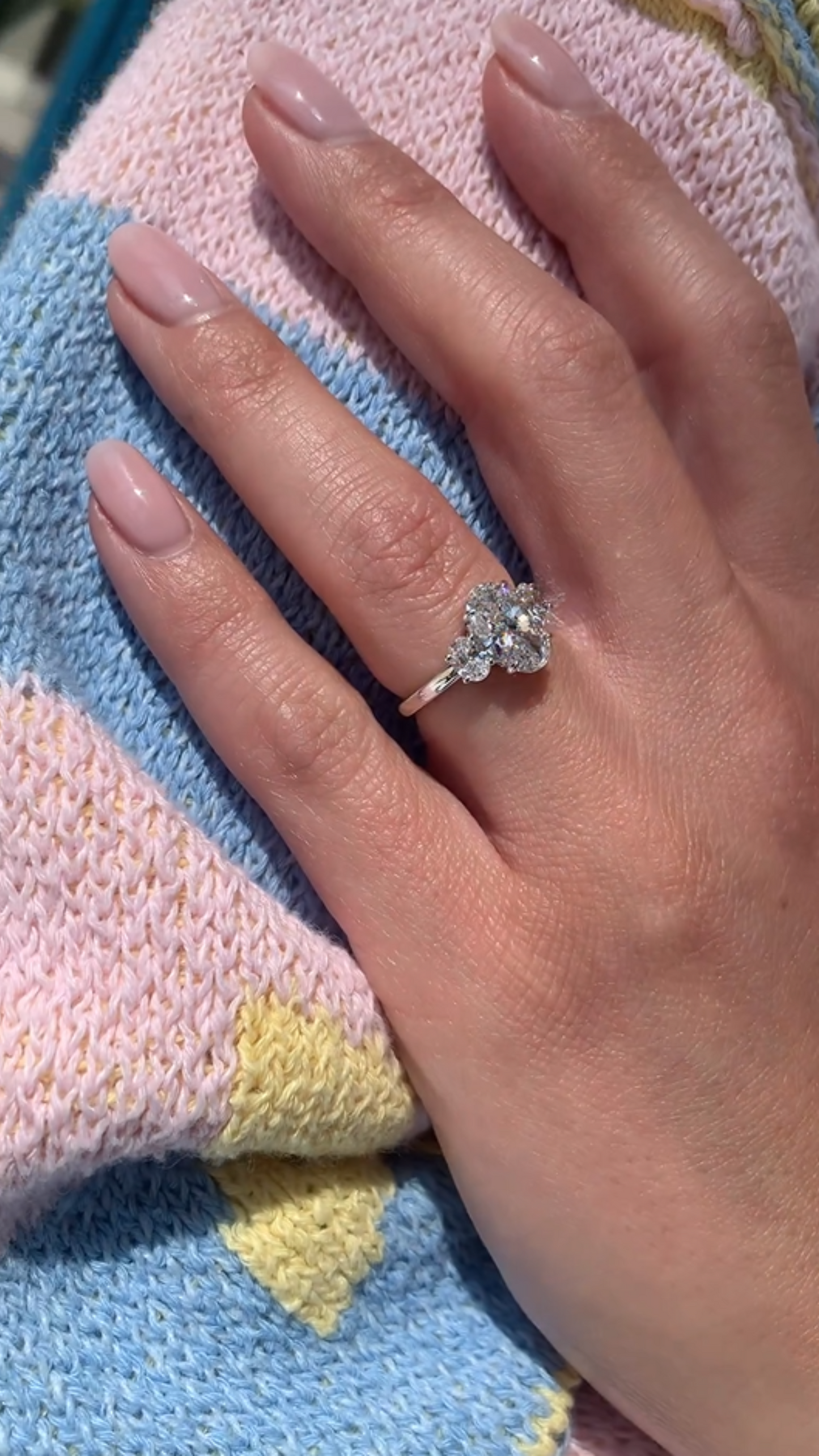 1.00 Carats Oval Cut Lab Grown Diamond Engagement Ring - Evara Jewelry LLC